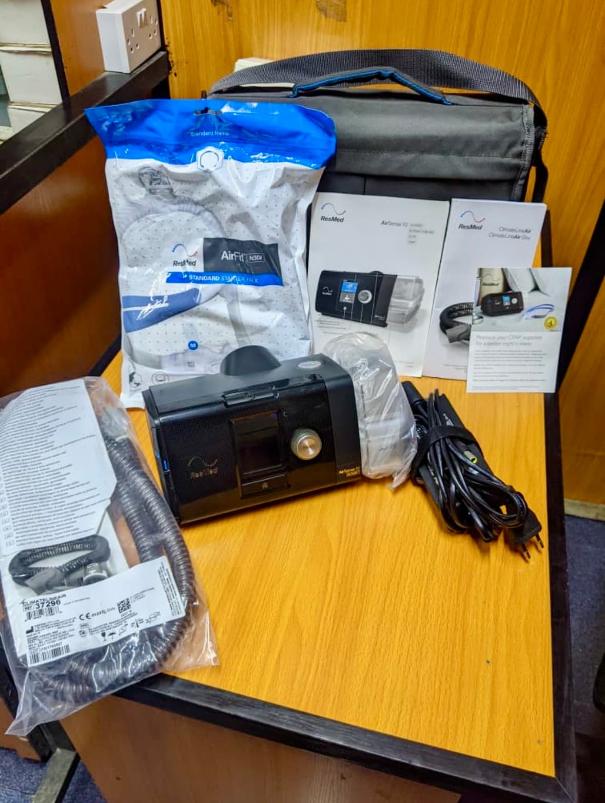 ResMed AirSense 10 AutoSet CPAP Machine with Complete Starter Kit