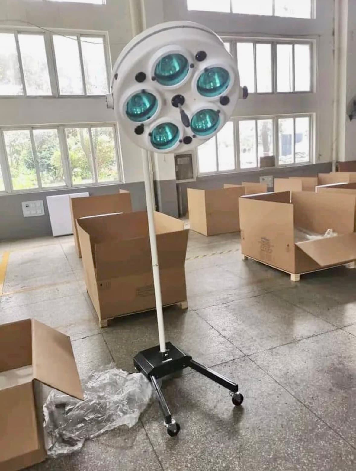 Mobile Surgical / Operating Room Shadowless Light (5-Reflector Model)
