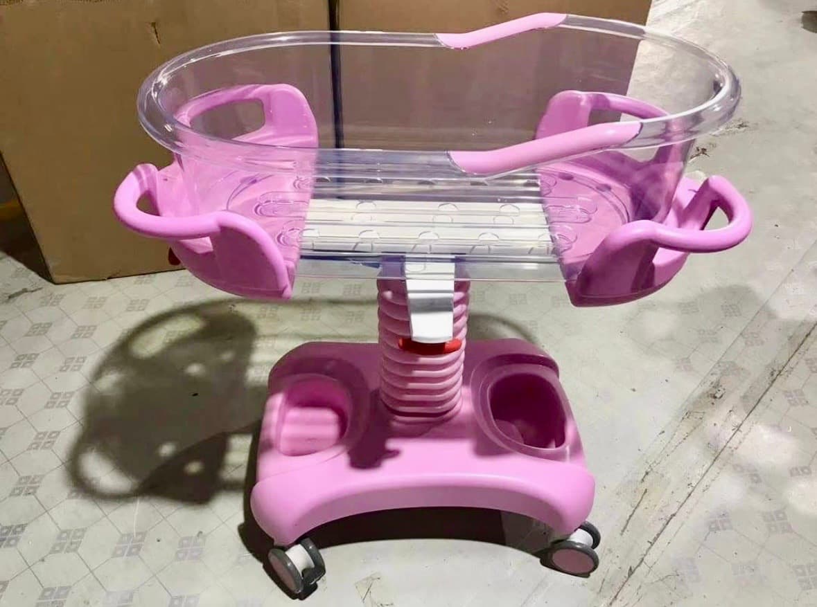 Mobile Adjustable Hospital Baby Bassinet